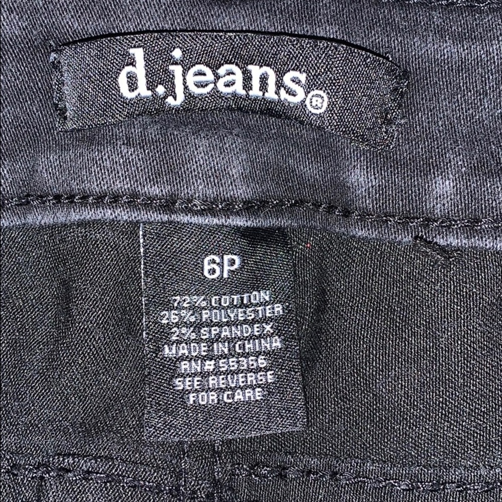 Black capris - Picture 4 of 4